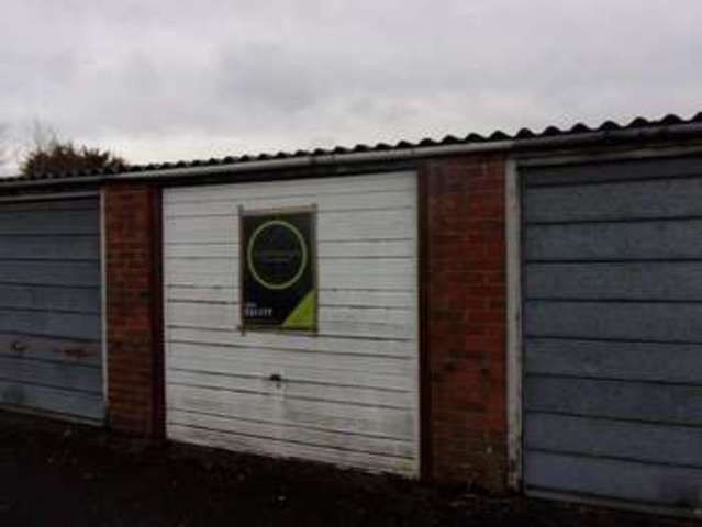  Image of Property to rent in Oakridge Road Basingstoke RG21 at Stratfield Road Oakridge Basingstoke, RG21 5SE