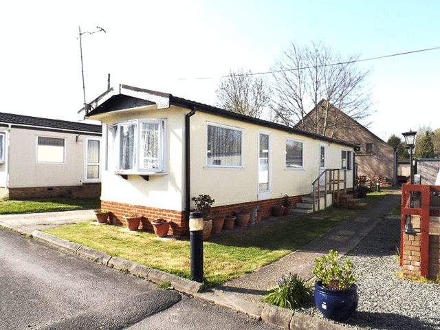  Image of 1 bedroom Property for sale in Subrosa Park Subrosa Drive Merstham Redhill RH1 at Subrosa Drive Merstham REDHILL, RH1 3LD