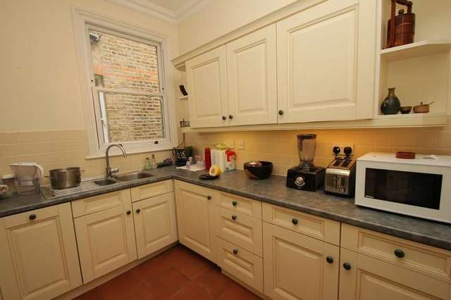  Image of 2 bedroom Flat to rent in King Charles Road Berrylands Surbiton KT5 at Surbiton Surrey, KT5 8PY