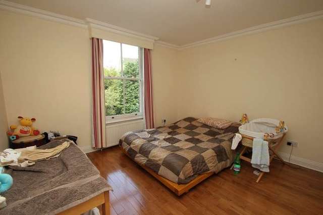  Image of 2 bedroom Flat to rent in King Charles Road Berrylands Surbiton KT5 at Surbiton Surrey, KT5 8PY