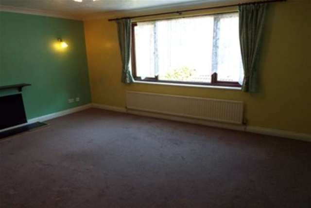  Image of 2 bedroom Flat to rent in Surrey Road Poole BH12 at Poole, BH12 1HF