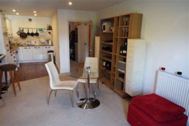  Image of 2 bedroom Flat to rent in Surrey Road Westbourne Bournemouth BH4 at Bournemouth, BH4 9FW