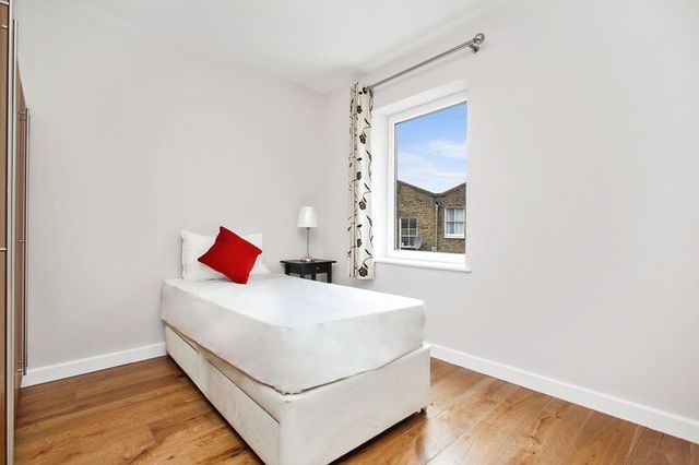  Image of 3 bedroom Flat to rent in Sutherland Avenue London W9 at Sutherland Avenue Maida Vale Maida Vale, W9 2HQ