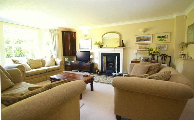  Image of 4 bedroom Detached house for sale in Swan Gardens Tetsworth Thame OX9 at Swan Gardens Tetsworth Thame, OX9 7BN