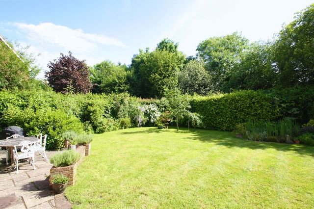  Image of 4 bedroom Detached house for sale in Swan Gardens Tetsworth Thame OX9 at Swan Gardens Tetsworth Thame, OX9 7BN
