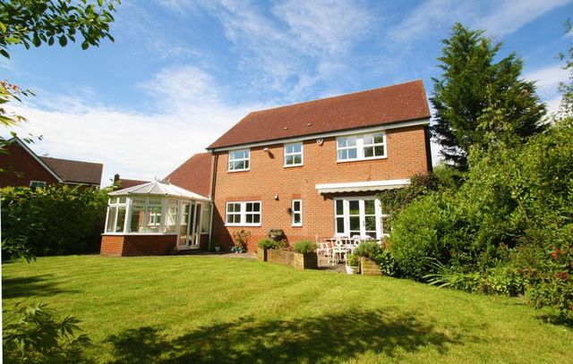  Image of 4 bedroom Detached house for sale in Swan Gardens Tetsworth Thame OX9 at Swan Gardens Tetsworth Thame, OX9 7BN