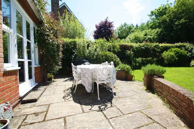  Image of 4 bedroom Detached house for sale in Swan Gardens Tetsworth Thame OX9 at Swan Gardens Tetsworth Thame, OX9 7BN