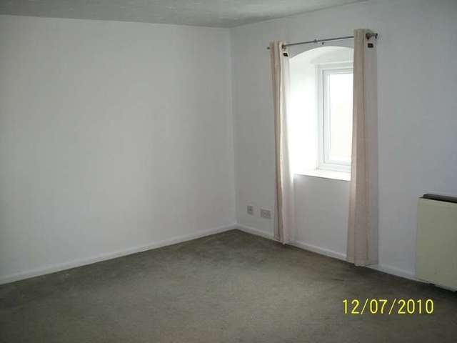  Image of 1 bedroom Flat to rent in Swonnells Court Lowestoft NR32 at Lowestoft, NR32 3PY