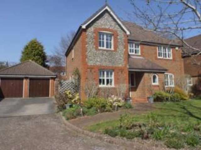  Image of 4 bedroom Detached house for sale in The Dell Tadworth KT20 at Tadworth Surrey Tadworth, KT20 5TQ