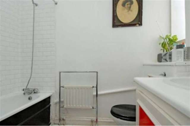  Image of 2 bedroom Flat to rent in Tavistock Road London W11 at London, W11 1AW