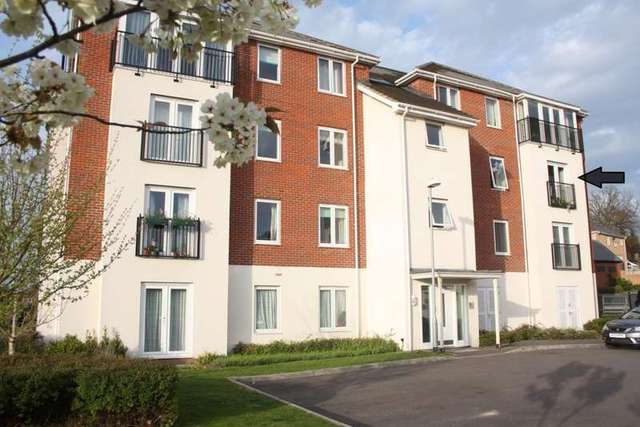  Image of 2 bedroom Apartment for sale in Regis Park Road Earley Reading RG6 at Regis Park Rd  Reading, RG6 7AF