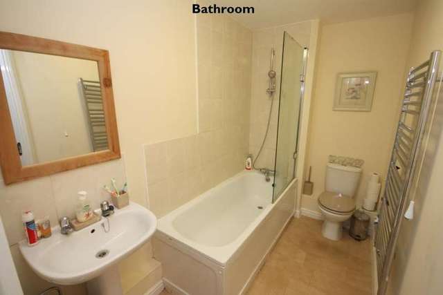  Image of 2 bedroom Apartment for sale in Regis Park Road Earley Reading RG6 at Regis Park Rd  Reading, RG6 7AF