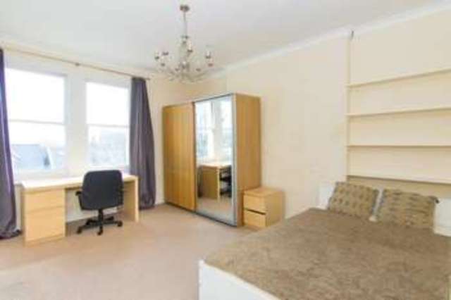  Image of 2 bedroom Flat for sale in The Avenue London W13 at London  Drayton Green, W13 8JR