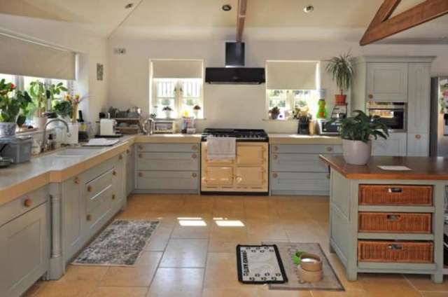  Image of 5 bedroom Detached house for sale in Little Tingewick Buckingham MK18 at Buckingham Buckinghamshire Tingewick, MK18 4AG