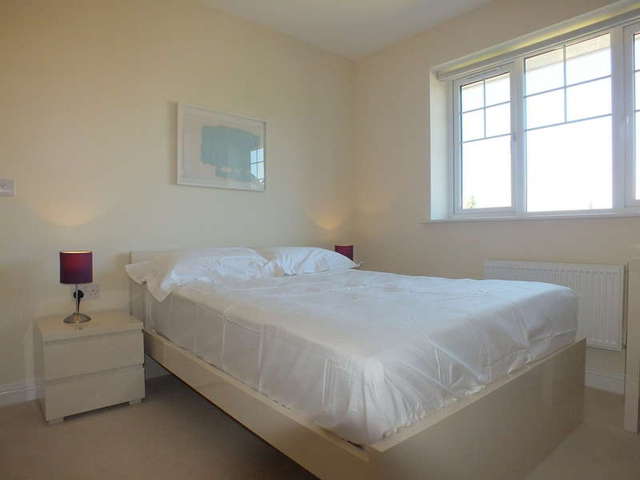  Image of 1 bedroom Detached house to rent in The Drive Earley Reading RG6 at Earley Reading Berkshire, RG6 1EG