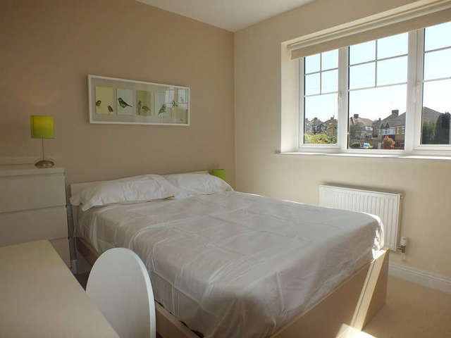  Image of 1 bedroom Detached house to rent in The Drive Earley Reading RG6 at Earley Reading Berkshire, RG6 1EG