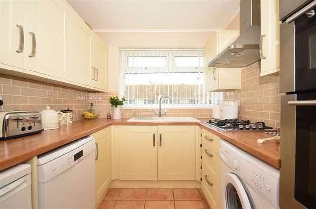  Image of 2 bedroom Bungalow for sale in The Fairway Dymchurch Romney Marsh TN29 at Dymchurch Romney Marsh Dymchurch, TN29 0QG