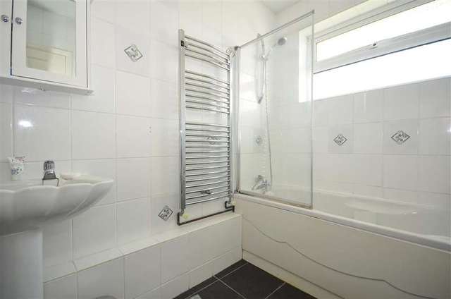  Image of 2 bedroom Bungalow for sale in The Fairway Dymchurch Romney Marsh TN29 at Dymchurch Romney Marsh Dymchurch, TN29 0QG