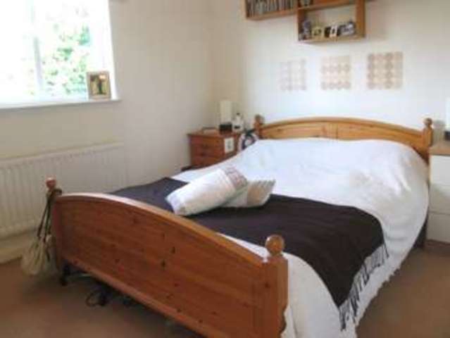  Image of 2 bedroom Semi-Detached house to rent in The Glade Mytchett Camberley GU16 at The Glade Mytchett CAMBERLEY, GU16 6BG