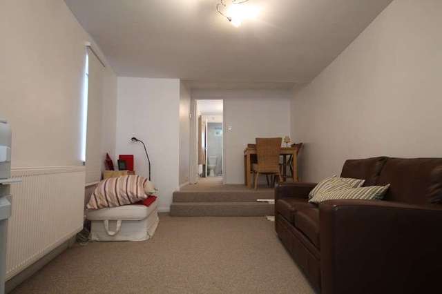  Image of 1 bedroom Property to rent in The Grove Edgware HA8 at The Grove  Edgware, HA8 9QA