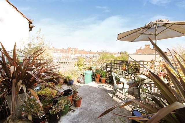  Image of 3 bedroom Flat for sale in The Market Rosehill Sutton SM1 at Rosehill Sutton Sutton, SM1 3HE