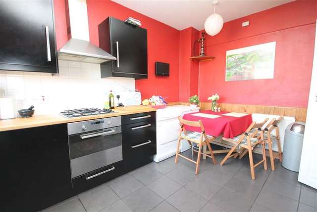  Image of 3 bedroom Flat for sale in The Market Rosehill Sutton SM1 at Rosehill Sutton Sutton, SM1 3HE