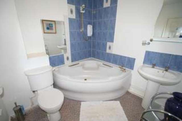  Image of 1 bedroom Apartment to rent in Red Lumb Rochdale OL12 at Rochdale OL12 7TX Rochdale, OL12 7TX