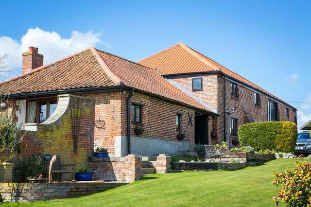  Image of 4 bedroom Detached house for sale in Mautby Lane Mautby Great Yarmouth NR29 at Mautby Great Yarmouth Norfolk, NR29 3EJ