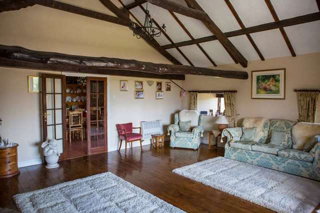  Image of 4 bedroom Detached house for sale in Mautby Lane Mautby Great Yarmouth NR29 at Mautby Great Yarmouth Norfolk, NR29 3EJ