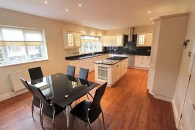  Image of 3 bedroom Flat for sale in The Square Ringley Chase Whitefield Manchester M45 at The Square Whitefield Manchester, M45 7UL