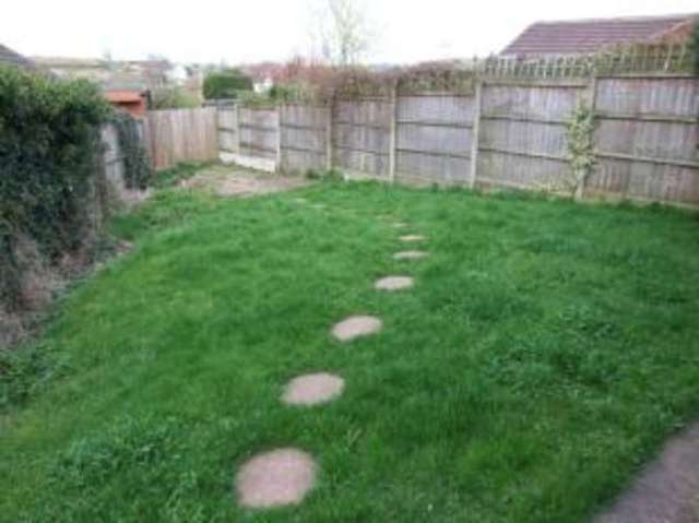  Image of 2 bedroom Bungalow for sale in Thornham Crescent Kirkby-in-Ashfield Nottingham NG17 at Kirkby-in-Ashfield Nottingham Kirkby in Ashfield, NG17 9GB