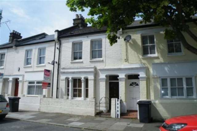  Image of 4 bedroom Detached house to rent in Thorparch Road London SW8 at London, SW8 4RU