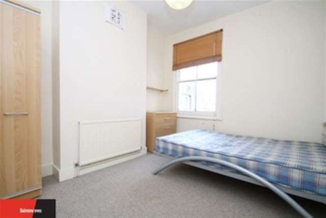  Image of 4 bedroom Detached house to rent in Thorparch Road London SW8 at London, SW8 4RU