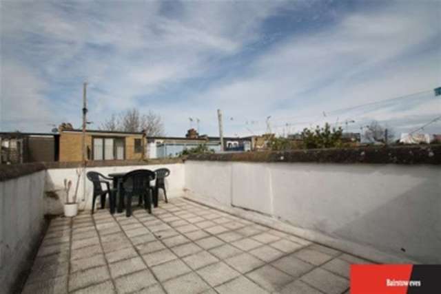  Image of 4 bedroom Detached house to rent in Thorparch Road London SW8 at London, SW8 4RU