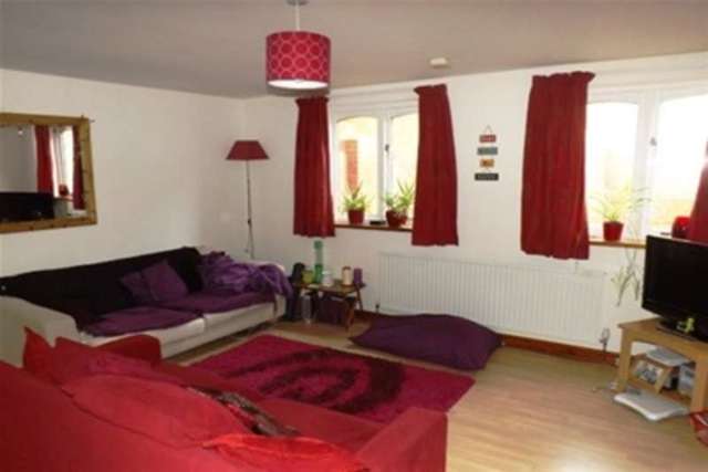  Image of 3 bedroom Detached house to rent in Toftwood Road Sheffield S10 at Sheffield, S10 1SJ
