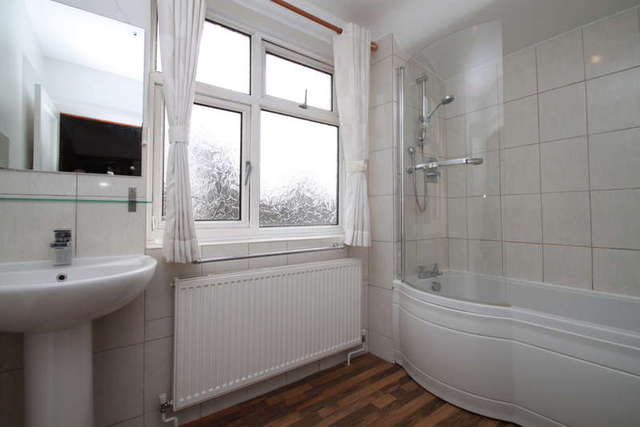  Image of 3 bedroom Semi-Detached house to rent in Tolworth Rise South Tolworth Surbiton KT5 at Surbiton Surrey, KT5 9NL