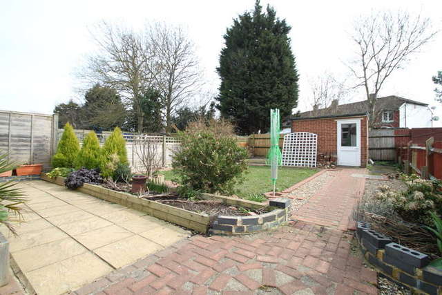  Image of 3 bedroom Semi-Detached house to rent in Tolworth Rise South Tolworth Surbiton KT5 at Surbiton Surrey, KT5 9NL