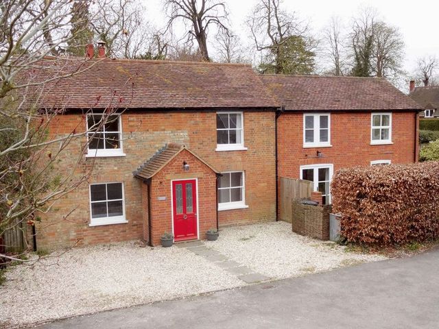  Image of 3 bedroom Detached house for sale in Manor Road Towersey Thame OX9 at Manor Road Towersey Thame, OX9 3QR