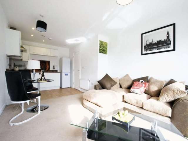  Image of 1 bedroom Apartment to rent in Tredegar Road London E3 at Tredegar Road Bow London, E3 2PY