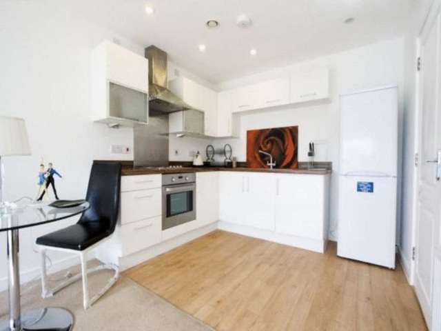  Image of 1 bedroom Apartment to rent in Tredegar Road London E3 at Tredegar Road Bow London, E3 2PY