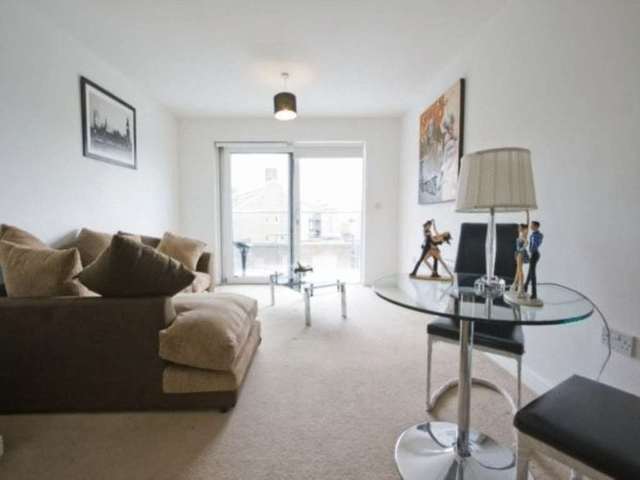  Image of 1 bedroom Apartment to rent in Tredegar Road London E3 at Tredegar Road Bow London, E3 2PY