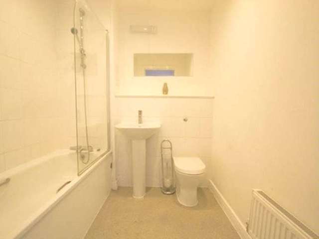  Image of 1 bedroom Apartment to rent in Tredegar Road London E3 at Tredegar Road Bow London, E3 2PY