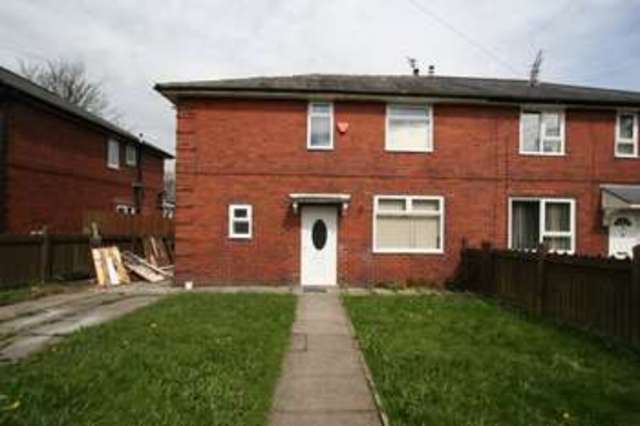  Image of 3 bedroom Semi-Detached house to rent in Turf Hill Road Rochdale OL16 at Rochdale OL16 4XQ Rochdale, OL16 4XQ