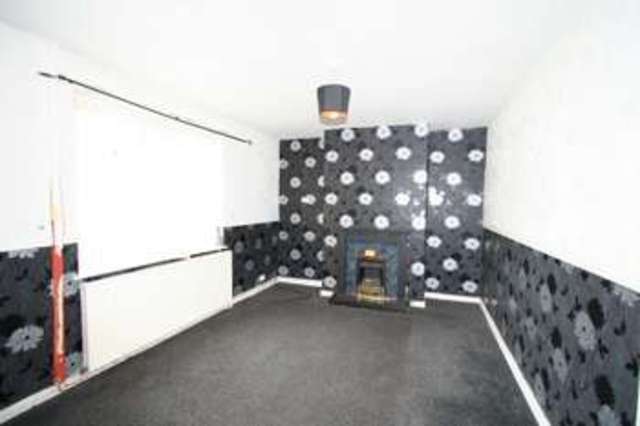  Image of 3 bedroom Semi-Detached house to rent in Turf Hill Road Rochdale OL16 at Rochdale OL16 4XQ Rochdale, OL16 4XQ