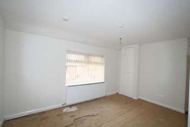  Image of 3 bedroom Semi-Detached house to rent in Turf Hill Road Rochdale OL16 at Rochdale OL16 4XQ Rochdale, OL16 4XQ