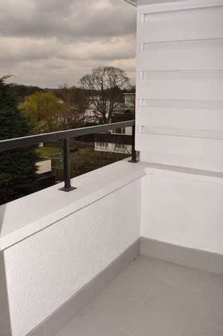  Image of 1 bedroom Flat for sale in Twickenham Road Teddington TW11 at Twickenham Road  Teddington, TW11 8AX