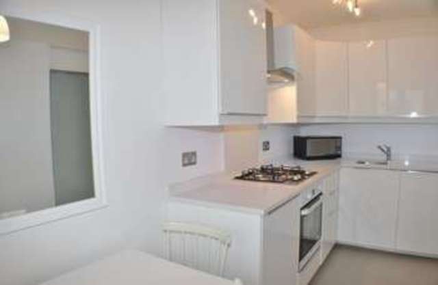  Image of 1 bedroom Flat for sale in Twickenham Road Teddington TW11 at Twickenham Road  Teddington, TW11 8AX