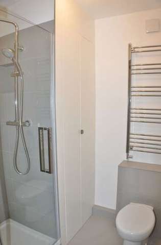 Image of 1 bedroom Flat for sale in Twickenham Road Teddington TW11 at Twickenham Road  Teddington, TW11 8AX