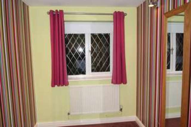  Image of 3 bedroom Semi-Detached house to rent in Twinegate Rochdale OL12 at Rochdale OL12 6DW Rochdale, OL12 6DW
