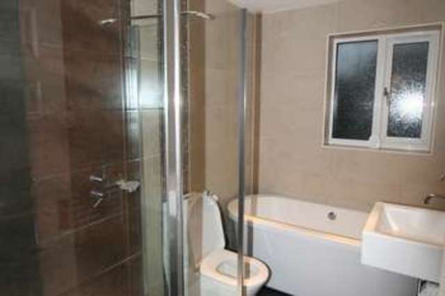  Image of 3 bedroom Semi-Detached house to rent in Twinegate Rochdale OL12 at Rochdale OL12 6DW Rochdale, OL12 6DW